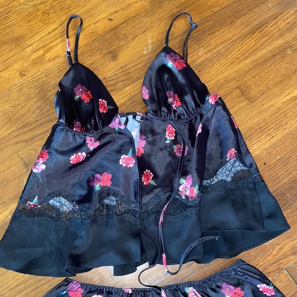 Victoria pjs - Picture 2 of 3